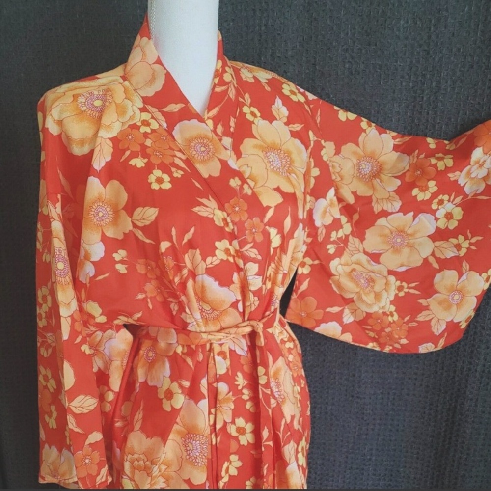 vintage floral kimono robe🧡💛